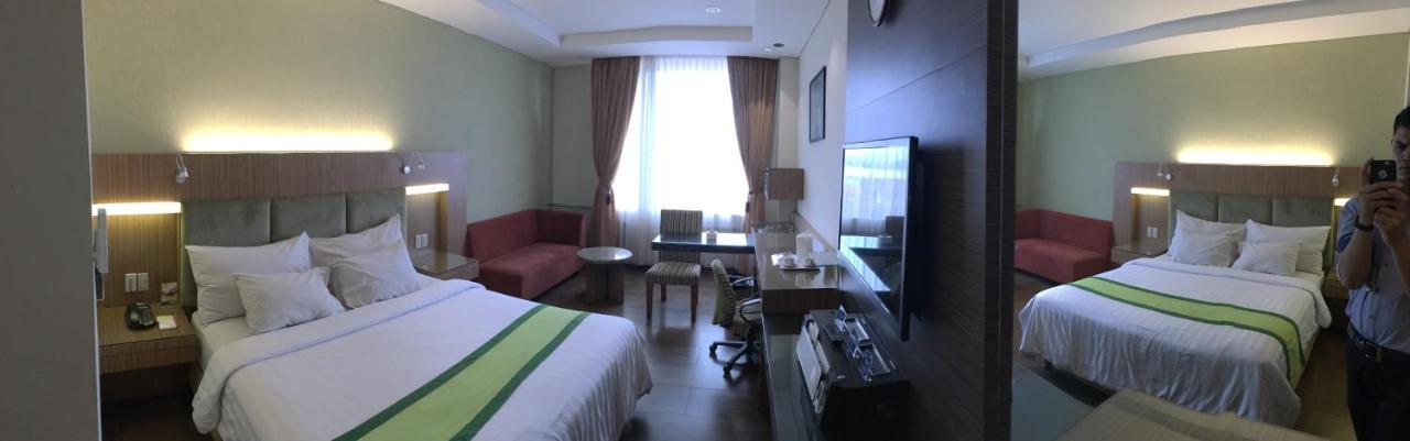 Hotel Wisata Niaga Purwokerto Exterior foto